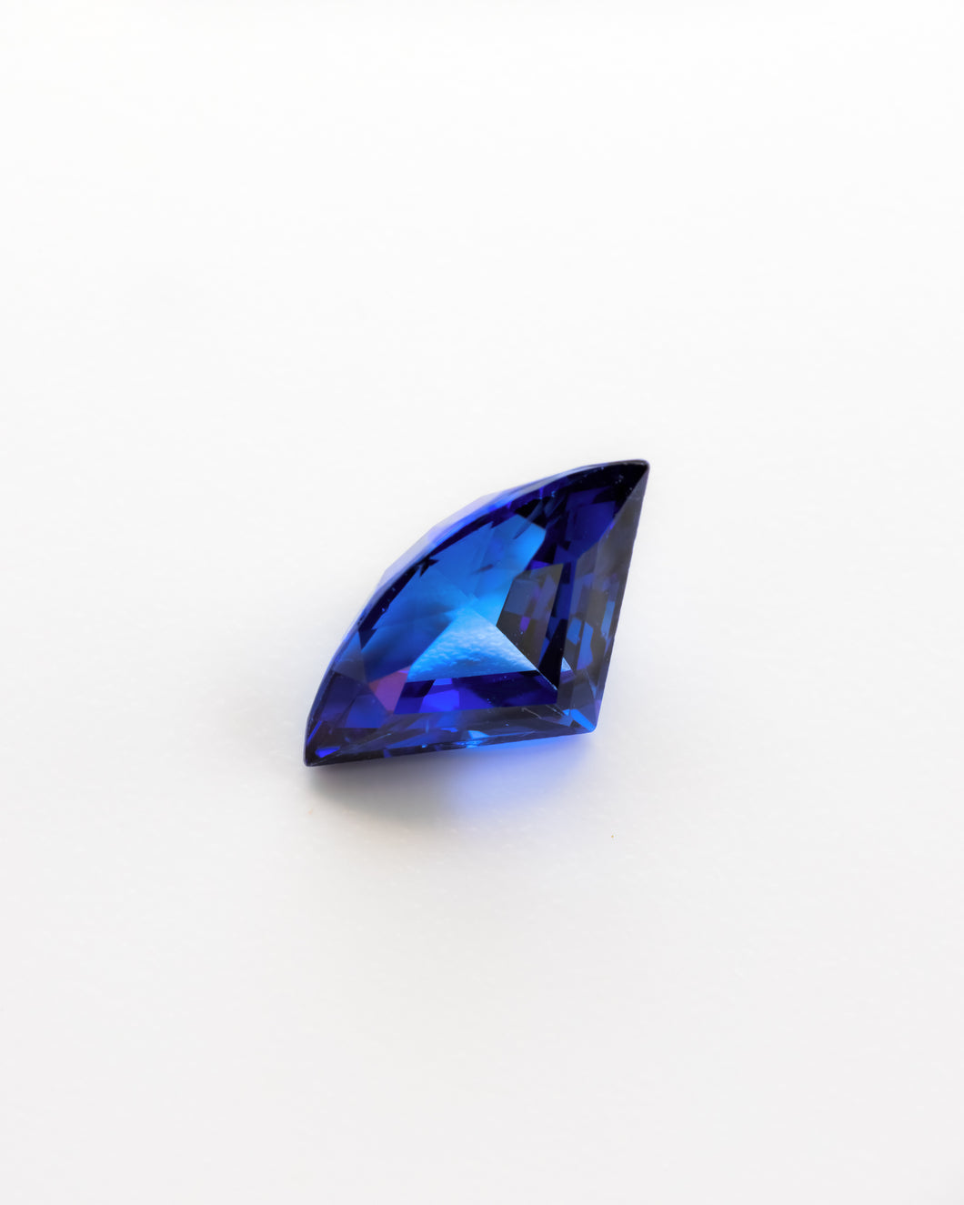 Fan-shaped Blue Sapphire
